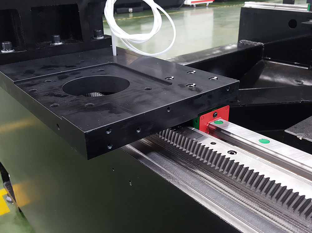 ACCURL IPG 1000W Fiber Laser Cutting Machine with CNC Laser Cutting